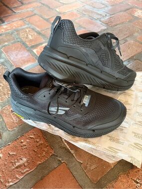 NWT Skechers Men's Max Cushioning Premier 2.0 Sneakers